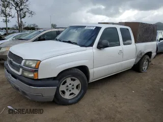 2004 Chevrolet Silverado 1500 LS with VIN 2GCEC19V041101826, listed as a Copart auction lot 50563575 with 215,161 mi miles and Salvage Title. Bid and sale history available at carsss.com. Image 1.