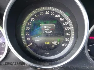 2014 Mercedes-Benz E-Class E 350 Luxury with VIN WDDHF8JB7EB069253, listed as a IAAI auction lot 41571265 with 174,699 mi miles. Bid and sale history available at carsss.com. Image 7.
