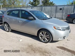 2012 Kia Forte SX с VIN KNAFW5A32C5572660, выставлен на аукционе IAAI как лот 42227655 с пробегом 92 467 миль миль и . История ставок и продаж доступна на DreamBid. Изображение 1.