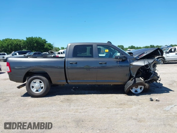 2024 Ram 2500 Tradesman with VIN 3C6UR5CL9RG330312, listed as a IAAI auction lot 42299968 with 657 mi miles and . Bid and sale history available at DreamBid. Image 14.