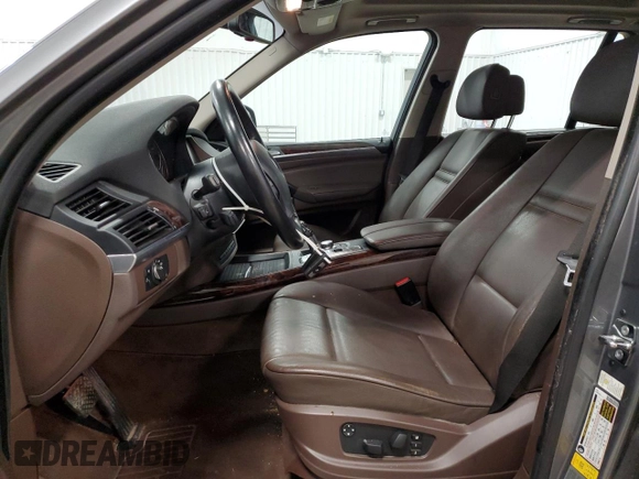 2008 BMW X5 3.0si z VIN 5UXFE43528L022455, wystawiony jako Copart lot #61400064 z przebiegiem 177 525 mil mil oraz Szkoda całkowita • Salvage title. Historia ofert i sprzedaży dostępna na DreamBid. Obrazek 7.