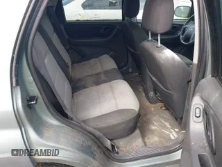 2005 Ford Escape XLT z VIN 1FMYU931X5KA69477, wystawiony jako IAAI lot #42576724 z przebiegiem 143 747 mil mil oraz . Historia ofert i sprzedaży dostępna na DreamBid. Obrazek 8.