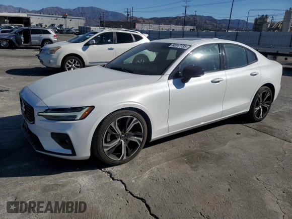 2021 Volvo S60 Momentum with VIN 7JR102FZ7MG123167, listed as a Copart auction lot 88547135 with 44,185 mi miles and Salvage Title. Bid and sale history available at carsss.com. Image 1.