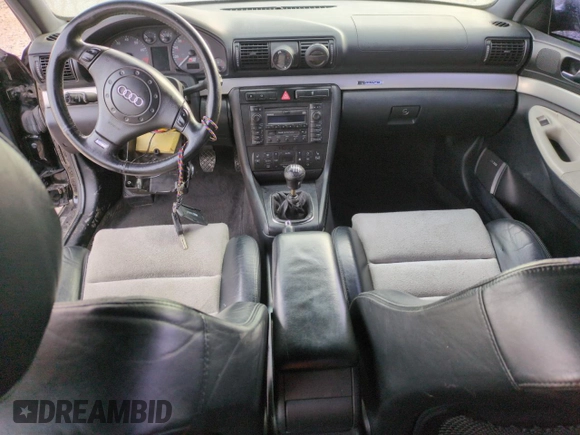 2000 Audi S4 z VIN WAUDD68D0YA031901, wystawiony jako Copart lot #84645964 z przebiegiem 146 868 mil mil oraz Szkody całkowita. Historia ofert i sprzedaży dostępna na DreamBid. Obrazek 8.