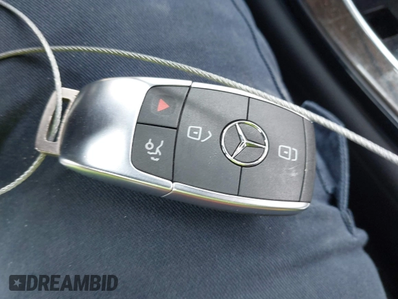 2022 Mercedes-Benz GLC 300 z VIN W1N0G8DB8NV351408, wystawiony jako IAAI lot #42396472 z przebiegiem 61 766 mil mil oraz . Historia ofert i sprzedaży dostępna na DreamBid. Obrazek 11.