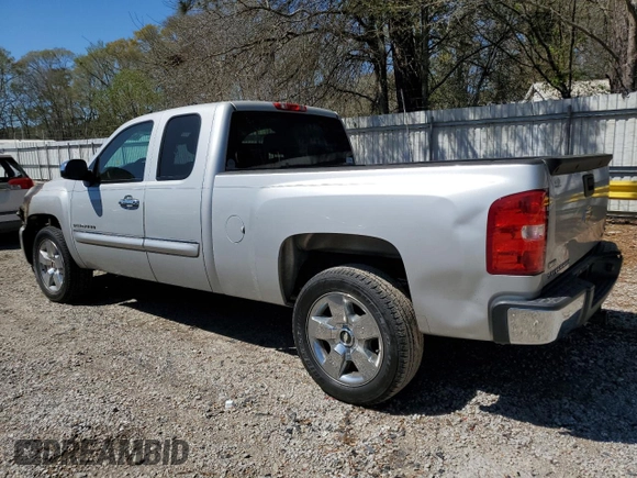 2010 Chevrolet Silverado 1500 LT with VIN 1GCSCSE03AZ298271, listed as a Copart auction lot 49427065 with 138,154 mi miles and Salvage Title. Bid and sale history available at DreamBid. Image 2.
