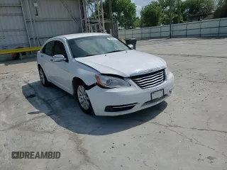 2013 Chrysler 200 LX z VIN 1C3CCBAB6DN763329, wystawiony jako Copart lot #58953035 z przebiegiem 162 879 mil mil oraz Szkoda całkowita • Salvage title. Historia ofert i sprzedaży dostępna na DreamBid. Obrazek 13.