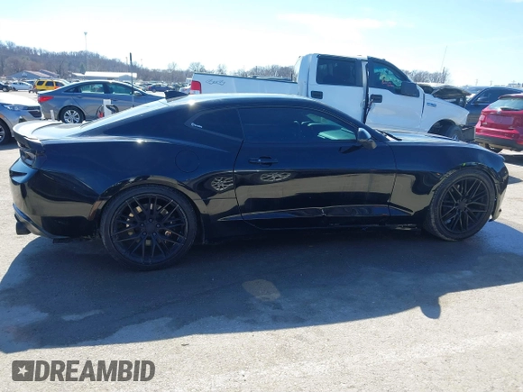 2017 Chevrolet Camaro 1SS z VIN 1G1FF1R7XH0199125, wystawiony jako IAAI lot #41644591 z przebiegiem 110 634 mil mil oraz . Historia ofert i sprzedaży dostępna na DreamBid. Obrazek 13.