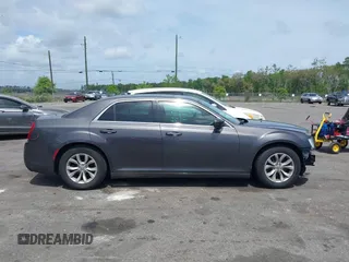 2015 Chrysler 300 Limited with VIN 2C3CCAAG1FH887073, listed as a IAAI auction lot 41967713 with 255,638 mi miles. Bid and sale history available at carsss.com. Image 13.