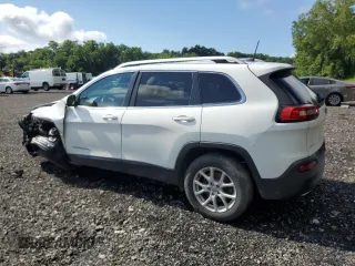 2017 Jeep Cherokee Latitude with VIN 1C4PJMCS8HW659923, listed as a Copart auction lot 64478185 with 118,169 mi miles and Salvage title. Bid and sale history available at DreamBid. Image 2.