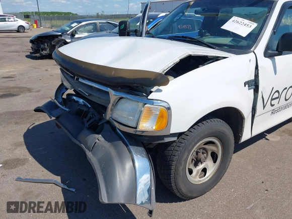 2003 Ford F-150 XL z VIN 2FTRF17WX3CA79406, wystawiony jako IAAI lot #42622453 z przebiegiem Nie podano mil oraz . Historia ofert i sprzedaży dostępna na DreamBid. Obrazek 6.