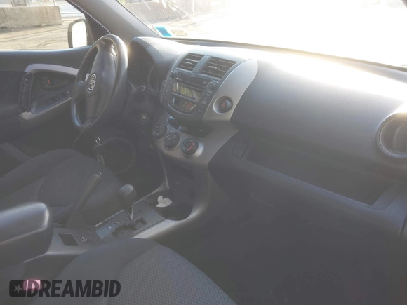 2008 Toyota RAV4 Sport with VIN JTMBK32V585065714, listed as a IAAI auction lot 41014206 with 200,648 mi miles. Bid and sale history available at carsss.com. Image 5.