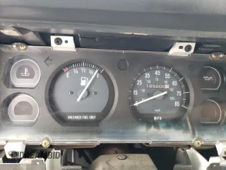 1996 Jeep Cherokee SE z VIN 1J4FJ28S6TL184205, wystawiony jako Copart lot #77558034 z przebiegiem 195 000 mil mil oraz Tytuł czysty. Historia ofert i sprzedaży dostępna na DreamBid. Obrazek 9.