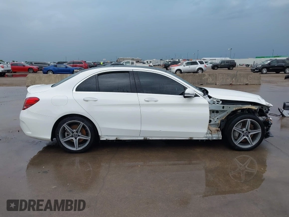 2018 Mercedes-Benz C 300 с VIN WDDWF4JB6JR373532, выставлен на аукционе IAAI как лот 42458931 с пробегом 83 804 миль миль и . История ставок и продаж доступна на DreamBid. Изображение 14.