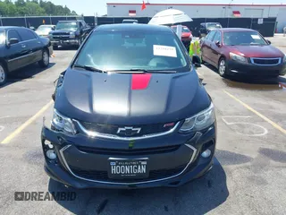 2019 Chevrolet Sonic LT z VIN 1G1JD5SBXK4148018, wystawiony jako IAAI lot #42258275 z przebiegiem 114 348 mil mil oraz . Historia ofert i sprzedaży dostępna na DreamBid. Obrazek 12.