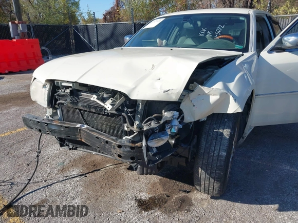 2006 Chrysler 300 C with VIN 2C3LK63HX6H345072, listed as a IAAI auction lot 40737720 with 163,544 mi miles. Bid and sale history available at carsss.com. Image 6.