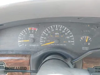 1993 Pontiac Bonneville SE z VIN 1G2HX53L8P1281104, wystawiony jako IAAI lot #42219547 z przebiegiem 113 292 mil mil oraz . Historia ofert i sprzedaży dostępna na DreamBid. Obrazek 7.