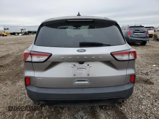 2022 Ford Escape SE z VIN 1FMCU0G64NUA88803, wystawiony jako Copart lot #46063645 z przebiegiem 45 615 mil mil oraz Szkoda całkowita • Salvage title. Historia ofert i sprzedaży dostępna na DreamBid. Obrazek 6.