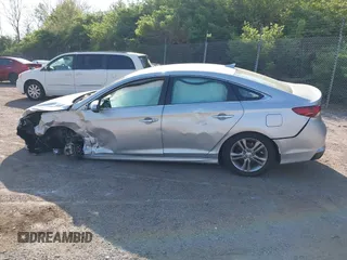2019 Hyundai Sonata SEL with VIN 5NPE34AF3KH737724, listed as a IAAI auction lot 42108112 with 31,318 mi miles and . Bid and sale history available at DreamBid. Image 15.