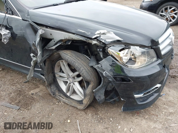 2013 Mercedes-Benz C 300 Sport с VIN WDDGF8AB9DR286014, выставлен на аукционе IAAI как лот 41878422 с пробегом 83 702 миль миль и . История ставок и продаж доступна на DreamBid. Изображение 18.
