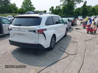 2022 Toyota Sienna LE z VIN 5TDBRKEC0NS087867, wystawiony jako IAAI lot #42332549 z przebiegiem 52 551 mil mil oraz . Historia ofert i sprzedaży dostępna na DreamBid. Obrazek 4.