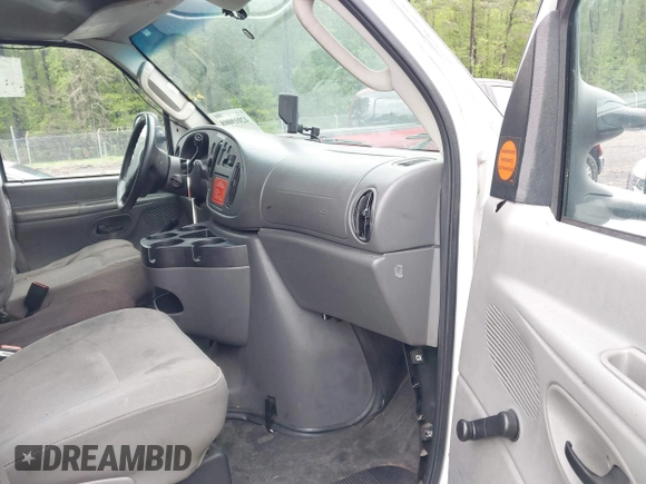 2006 Ford Econoline Cargo with VIN 1FTNS24W46DA75067, listed as a IAAI auction lot 42019008 with 479,196 mi miles. Bid and sale history available at carsss.com. Image 5.