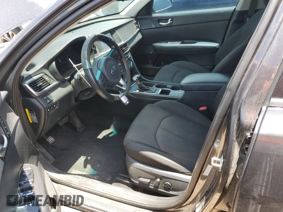 2017 Kia Optima z VIN KNAGT4LE6H5018812, wystawiony jako Copart lot #59236785 z przebiegiem 111 117 mil mil oraz Czysty tytuł • Clean title. Historia ofert i sprzedaży dostępna na DreamBid. Obrazek 7.