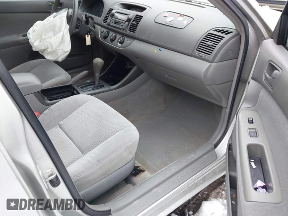 2004 Toyota Camry LE with VIN 4T1BF32K64U588682, listed as a IAAI auction lot 41520570 with 112,646 mi miles. Bid and sale history available at carsss.com. Image 5.