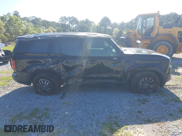 2024 Toyota Land Cruiser z VIN JTEABFAJ2RK013130, wystawiony jako IAAI lot #42002397 z przebiegiem 19 749 mil mil oraz . Historia ofert i sprzedaży dostępna na DreamBid. Obrazek 12.