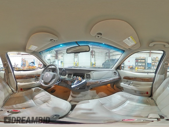 2010 Mercury Grand Marquis LS z VIN 2MEBM7FV4AX626029, wystawiony jako Copart lot #45217975 z przebiegiem 253 507 mil mil oraz Szkody całkowita. Historia ofert i sprzedaży dostępna na DreamBid. Obrazek 13.
