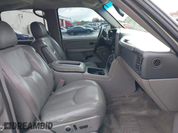 2004 GMC Yukon XL SLE with VIN 3GKEC16T94G299126, listed as a IAAI auction lot 41811382 with 254,907 mi miles. Bid and sale history available at carsss.com. Image 5.