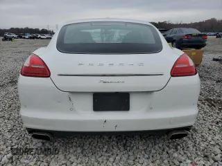 2012 Porsche Panamera z VIN WP0AA2A78CL011534, wystawiony jako Copart lot #82832404 z przebiegiem 136 808 mil mil oraz Szkoda całkowita • Salvage title. Historia ofert i sprzedaży dostępna na DreamBid. Obrazek 6.