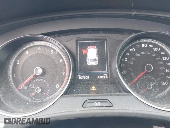 2018 Volkswagen Atlas SE z VIN 1V2FR2CA2JC540657, wystawiony jako IAAI lot #42115554 z przebiegiem 107 309 mil mil oraz . Historia ofert i sprzedaży dostępna na DreamBid. Obrazek 7.