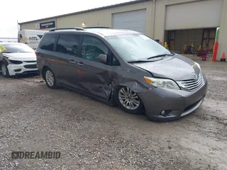 2016 Toyota Sienna XLE z VIN 5TDYK3DC8GS721290, wystawiony jako IAAI lot #42127035 z przebiegiem 142 150 mil mil oraz . Historia ofert i sprzedaży dostępna na DreamBid. Obrazek 1.