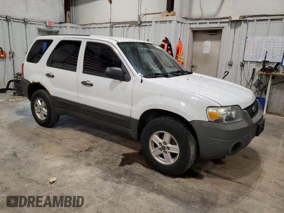 2007 Ford Escape XLS with VIN 1FMYU02Z47KA04520, listed as a Copart auction lot 62607805 with 109,276 mi miles and Clean title. Bid and sale history available at DreamBid. Image 4.