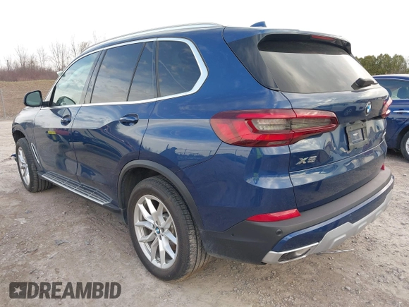 2021 BMW X5 xDrive45e with VIN 5UXTA6C07M9F32034, listed as a IAAI auction lot 41832720 with 28,453 mi miles. Bid and sale history available at carsss.com. Image 3.