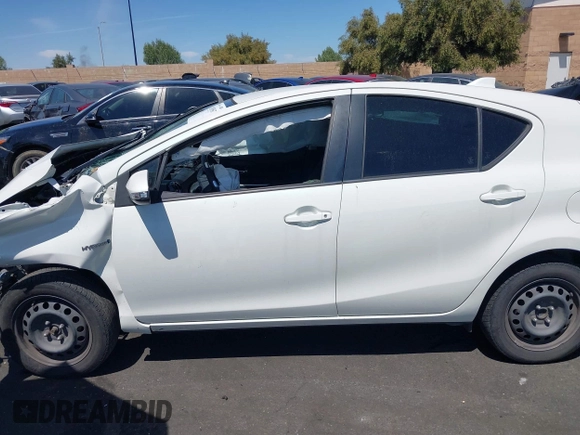2015 Toyota Prius One with VIN JTDKDTB34F1112714, listed as a IAAI auction lot 42019567 with 163,411 mi miles and . Bid and sale history available at carsss.com. Image 15.
