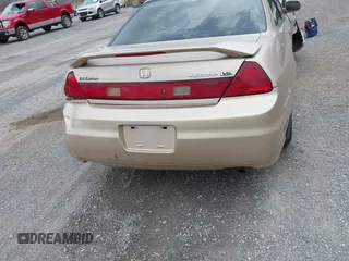 2001 Honda Accord EX с VIN 1HGCG22591A031631, выставлен на аукционе IAAI как лот 41914035 с пробегом 93 900 миль миль и . История ставок и продаж доступна на DreamBid. Изображение 17.