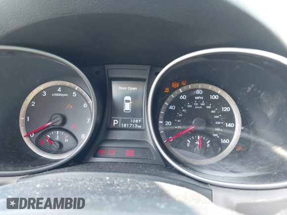 2014 Hyundai Santa Fe with VIN 5XYZUDLB9EG187420, listed as a IAAI auction lot 42369989 with 181,713 mi miles and . Bid and sale history available at DreamBid. Image 7.