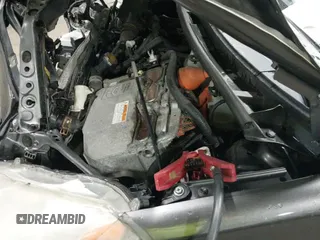 2014 Toyota Prius One z VIN JTDKDTB32E1573148, wystawiony jako IAAI lot #42295986 z przebiegiem 90 186 mil mil oraz . Historia ofert i sprzedaży dostępna na DreamBid. Obrazek 19.