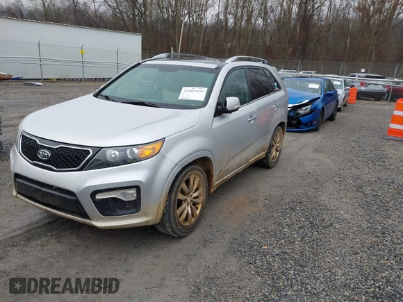 2013 Kia Sorento SX with VIN 5XYKWDA29DG342965, listed as a IAAI auction lot 41001039 with 163,760 mi miles. Bid and sale history available at carsss.com. Image 18.