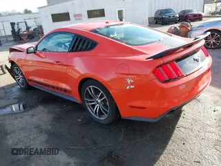 2016 Ford Mustang EcoBoost z VIN 1FA6P8TH1G5304916, wystawiony jako IAAI lot #41588736 z przebiegiem 55 284 mil mil oraz . Historia ofert i sprzedaży dostępna na DreamBid. Obrazek 3.