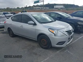 2016 Nissan Versa SV z VIN 3N1CN7AP8GL911826, wystawiony jako IAAI lot #42118294 z przebiegiem 143 937 mil mil oraz . Historia ofert i sprzedaży dostępna na DreamBid. Obrazek 1.