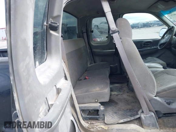 1999 Ford F-150 XL z VIN 2FTRX08L7XCA32562, wystawiony jako IAAI lot #42364671 z przebiegiem Nie podano mil oraz . Historia ofert i sprzedaży dostępna na DreamBid. Obrazek 8.
