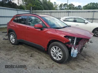 2023 Toyota Corolla Cross LE z VIN 7MUCAAAG5PV064608, wystawiony jako Copart lot #51744375 z przebiegiem 18 031 mil mil oraz Szkody całkowita. Historia ofert i sprzedaży dostępna na DreamBid. Obrazek 4.