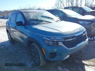 2024 Kia Seltos S z VIN KNDEUCAA8R7648211, wystawiony jako IAAI lot #41394619 z przebiegiem 9 539 mil mil oraz . Historia ofert i sprzedaży dostępna na DreamBid. Obrazek 1.