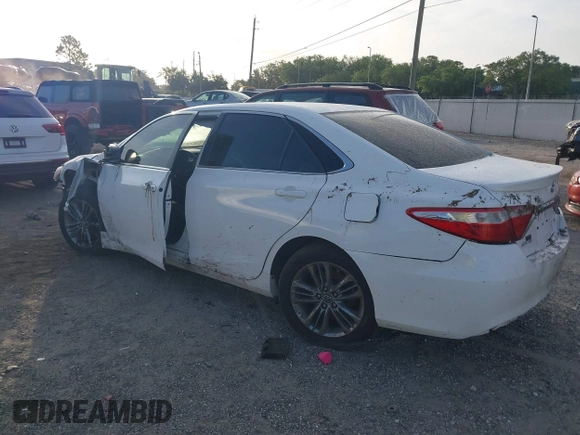 2017 Toyota Camry XLE with VIN 4T1BF1FK1HU722048, listed as a IAAI auction lot 41958761 with 999,999 mi miles. Bid and sale history available at carsss.com. Image 3.