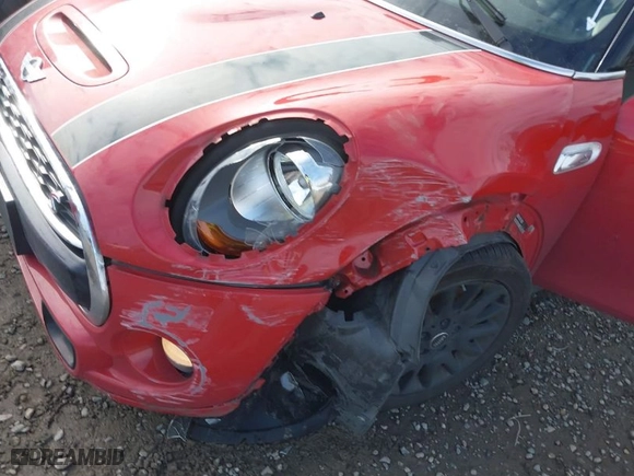 2015 MINI Cooper Hardtop S with VIN WMWXP7C57F2A39093, listed as a IAAI auction lot 41543865 with NaN miles. Bid and sale history available at carsss.com. Image 6.
