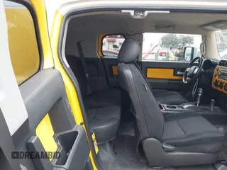 2007 Toyota FJ Cruiser with VIN JTEBU11FX70037231, listed as a IAAI auction lot 42018669 with 129,670 mi miles. Bid and sale history available at carsss.com. Image 8.
