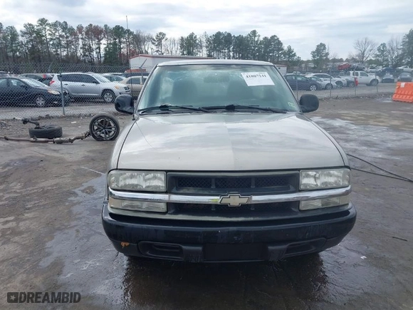1998 Chevrolet S-10 LS with VIN 1GCCS1442WK218402, listed as a IAAI auction lot 41807241 with NaN miles. Bid and sale history available at carsss.com. Image 12.